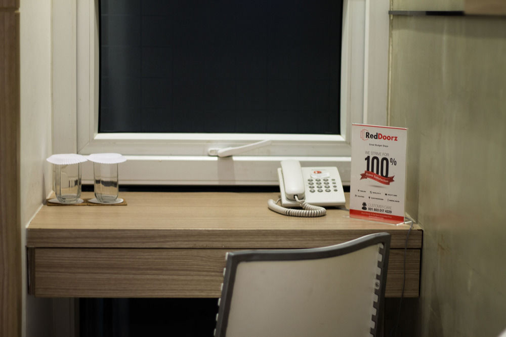 Reddoorz Plus @ Setiabudi Eight Jakarta Exteriör bild