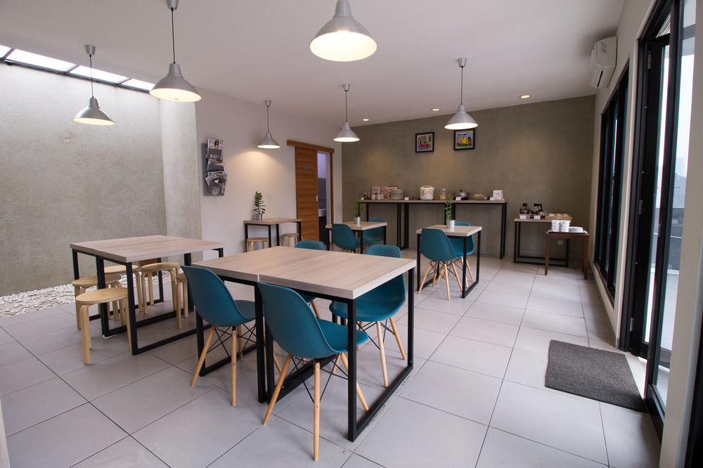 Reddoorz Plus @ Setiabudi Eight Jakarta Exteriör bild