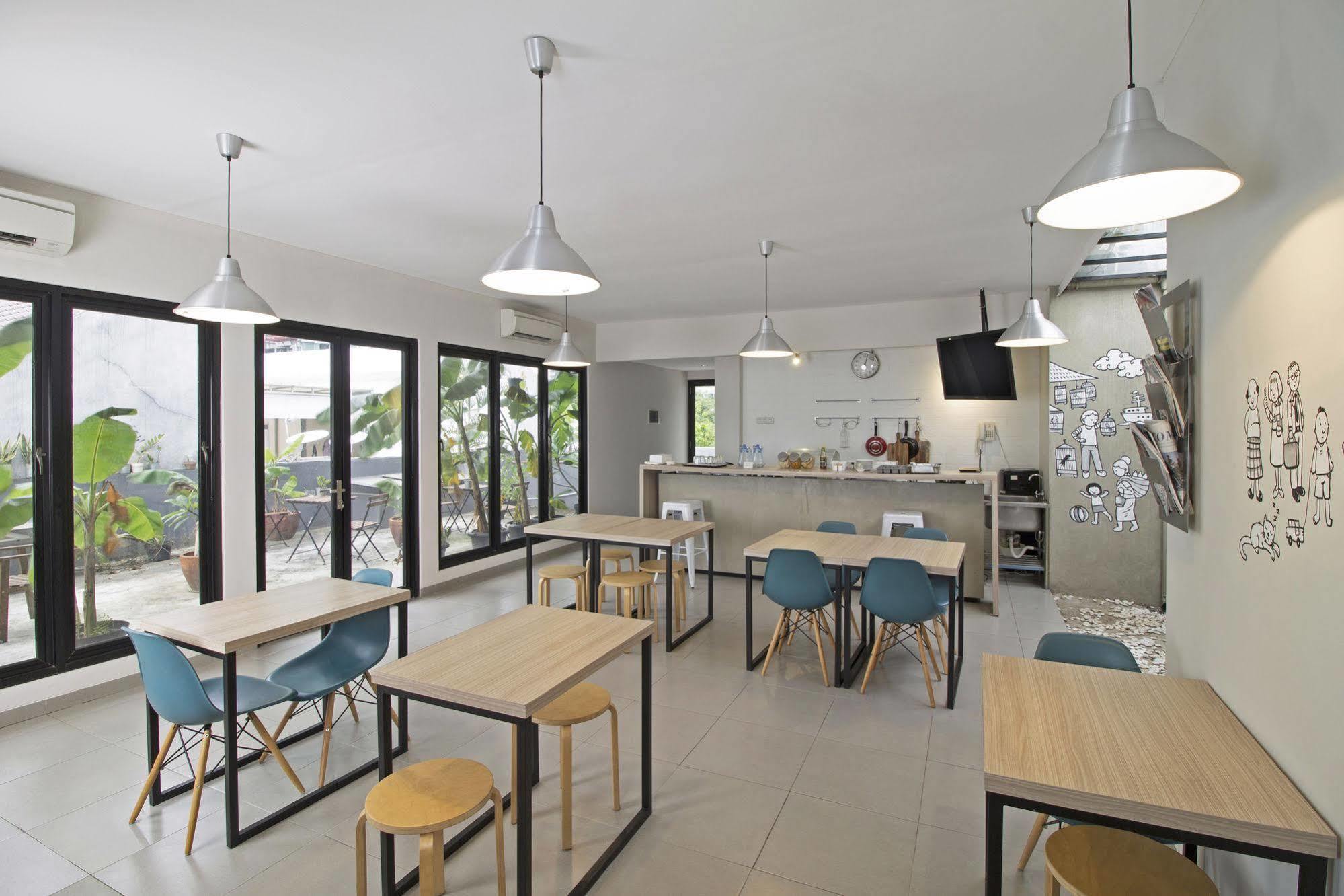 Reddoorz Plus @ Setiabudi Eight Jakarta Exteriör bild